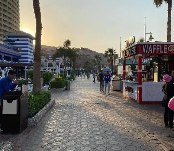 في اهرامات بورتو السخنة *
